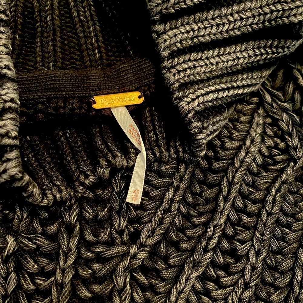Free People Sweater. XS. Perfect Condition!